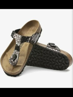 Birkenstock Gizeh In Metallic Stone Sandal